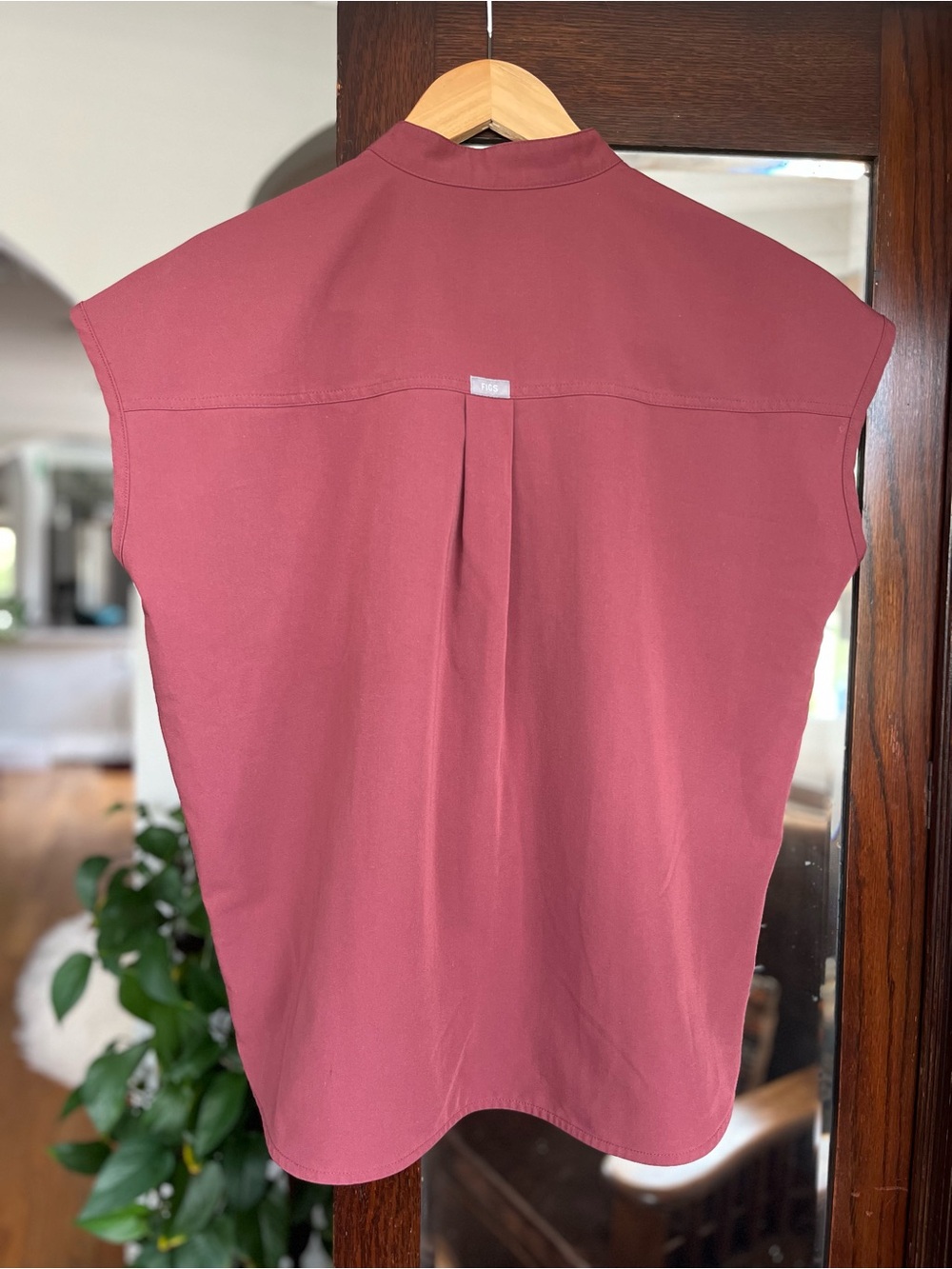 FIGS Rafaela Scrub Top. Oversized fit. Dark Cherry PO3092 Women’s Small - Picture 2 of 8